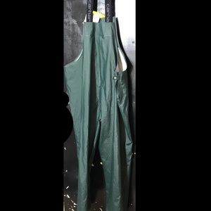 CARHARTT WATERPROOF BIB SIZE XXL TALL